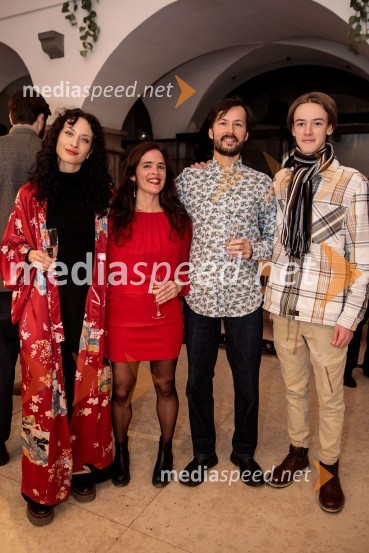  Urška Centa, plesalka flamenka;  Agostina D’Alessandro, plesalka;  Milan Tomášik, plesalec;  ... Eno samo telo ni dovolj, premiera plesne predstave