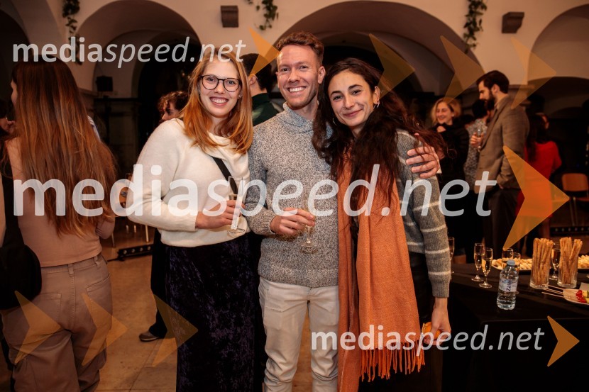  ... ;   Andreas Doukas, plesalec in znanstvenik;  Kristýna Peldová, plesalka in koreografinjaEno samo telo ni dovolj, premiera plesne predstave