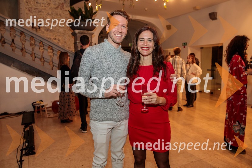   Andreas Doukas, plesalec in znanstvenik;  Agostina D’Alessandro, plesalkaEno samo telo ni dovolj, premiera plesne predstave