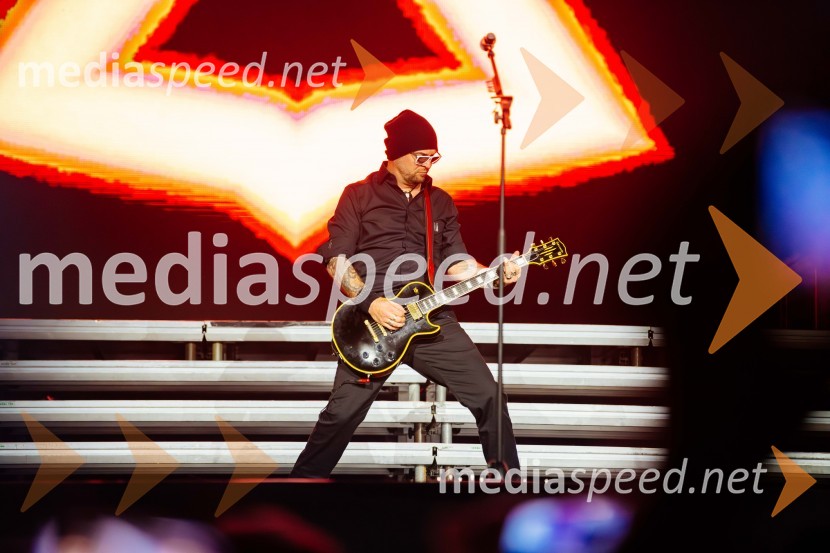  Tomi Meglič, glasbenik, pevec skupine SiddhartaSiddharta v Areni Stožice