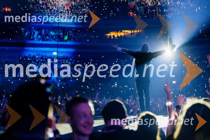  Tomi Meglič, glasbenik, pevec skupine SiddhartaSiddharta v Areni Stožice