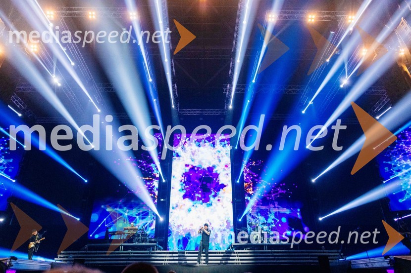  Tomi Meglič, glasbenik, pevec skupine SiddhartaSiddharta v Areni Stožice