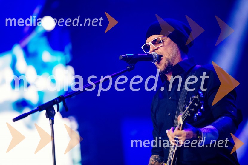  Tomi Meglič, glasbenik, pevec skupine SiddhartaSiddharta v Areni Stožice