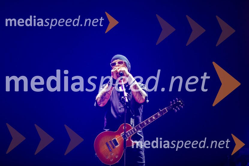  Tomi Meglič, glasbenik, pevec skupine SiddhartaSiddharta v Areni Stožice