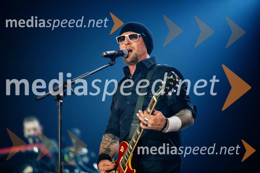  Tomi Meglič, glasbenik, pevec skupine SiddhartaSiddharta v Areni Stožice