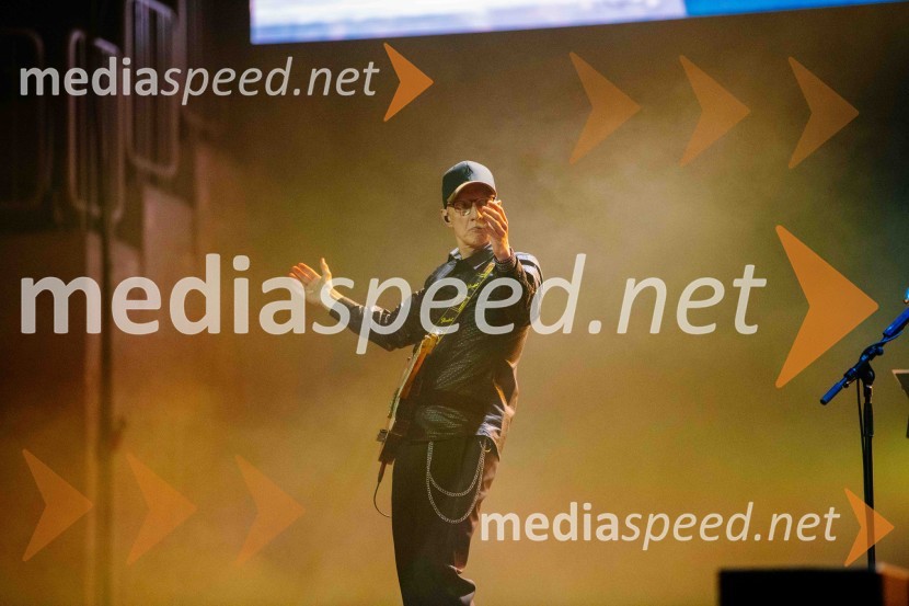  Primož  Benko, glasbenik, član skupine SiddhartaSiddharta v Areni Stožice