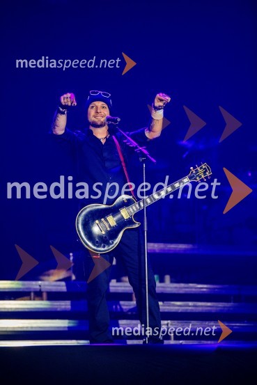  Tomi Meglič, glasbenik, pevec skupine SiddhartaSiddharta v Areni Stožice