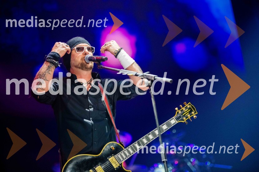  Tomi Meglič, glasbenik, pevec skupine SiddhartaSiddharta v Areni Stožice