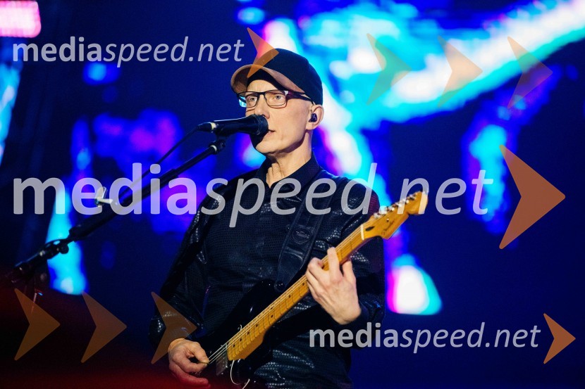  Primož  Benko, glasbenik, član skupine SiddhartaSiddharta v Areni Stožice