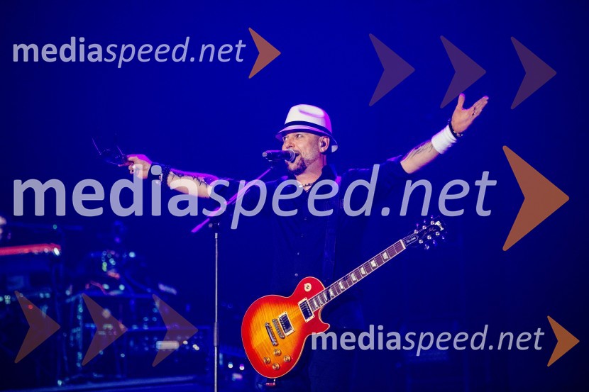  Tomi Meglič, glasbenik, pevec skupine SiddhartaSiddharta v Areni Stožice