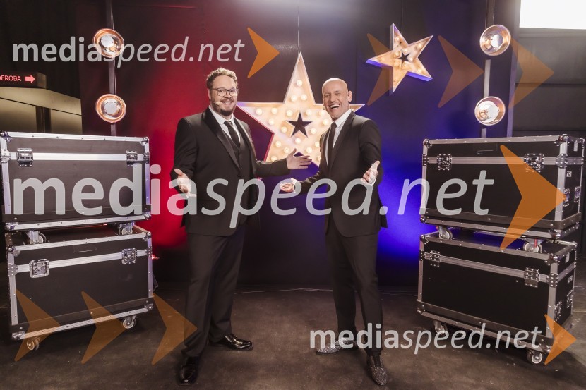  Sašo Stare, stand up komik, voditelj;  Peter Poles, televizijski voditeljSlovenija ima talent 2023, tretja polfinalna oddaja