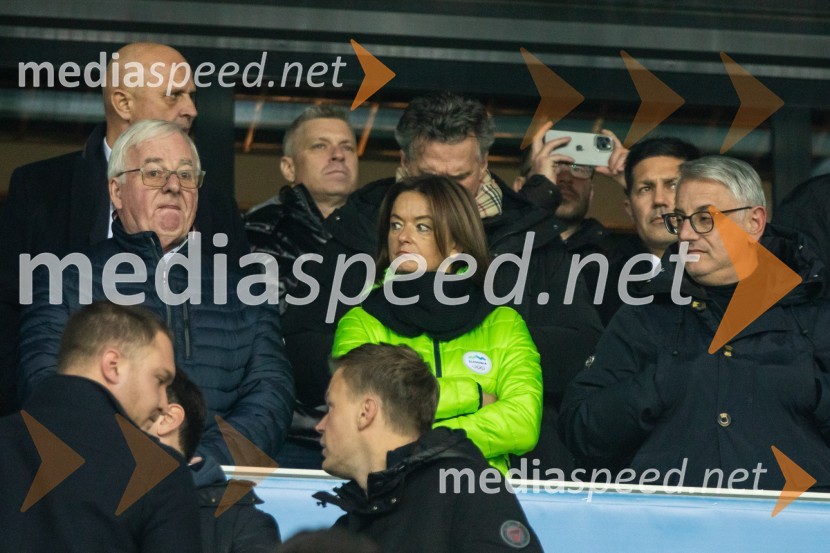  ... ;  Tanja Fajon, podpredsednica vlade in ministrica za zunanje zadeve;  Matjaž Han, minister za gospodarski razvoj in tehnologijoKvalifikacije za nogometno EP: Slovenija- Kazahstan