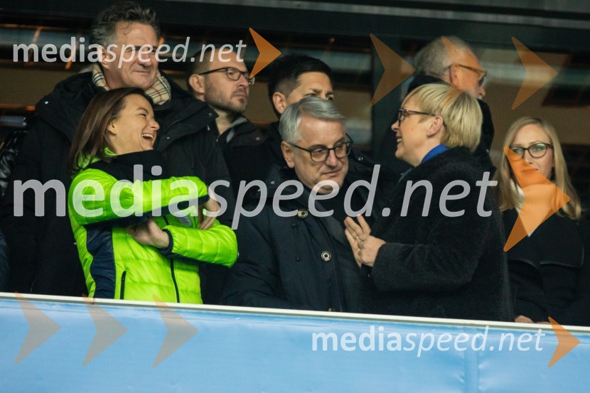  Tanja Fajon, podpredsednica vlade in ministrica za zunanje zadeve;  Matjaž Han, minister za gospodarski razvoj in tehnologijo; dr. Nataša Pirc Musar, predsednica Republike SlovenijeKvalifikacije za nogometno EP: Slovenija- Kazahstan