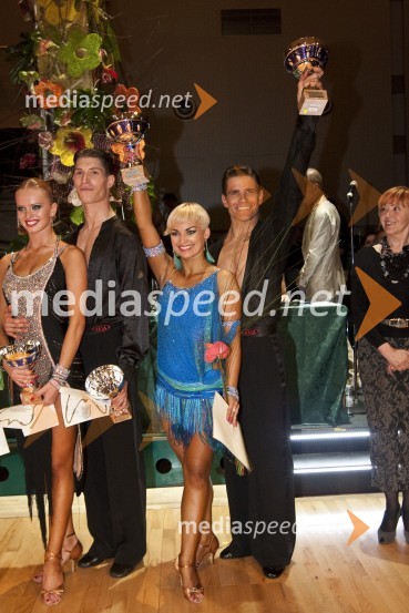 Drugouvrščena Miha Vodičar in Nadiya Bychkova (PK Fredi) in državna prvaka Jurij Batagelj in Jagoda Štrukelj (PK Fredi)Državno prvenstvo v latinskoameriških plesih in podelitev nagrad Povodni mož 2008