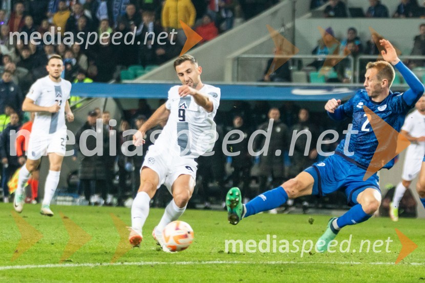  Andraž Šporar, nogometaš, Slovenija;  ... Kvalifikacije za nogometno EP: Slovenija- Kazahstan