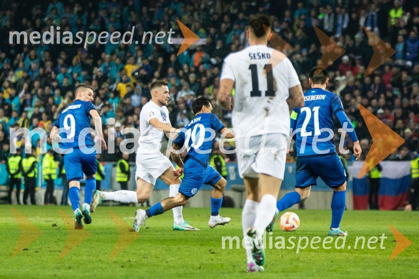  Timi Max Elšnik, nogometaš, Slovenija;  ... Kvalifikacije za nogometno EP: Slovenija- Kazahstan