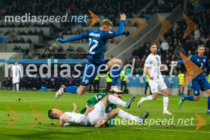  Žan  Karničnik, nogometaš, Slovenija;  ... Kvalifikacije za nogometno EP: Slovenija- Kazahstan