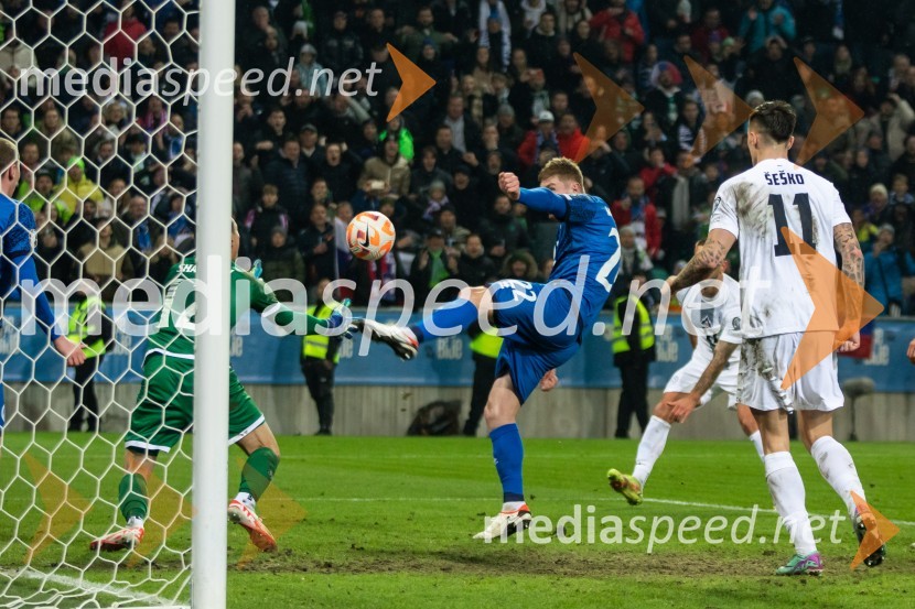  ... ;  Benjamin Šeško, nogometaš, SlovenijaKvalifikacije za nogometno EP: Slovenija- Kazahstan