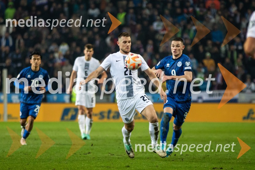  Timi Max Elšnik, nogometaš, Slovenija;  ... Kvalifikacije za nogometno EP: Slovenija- Kazahstan