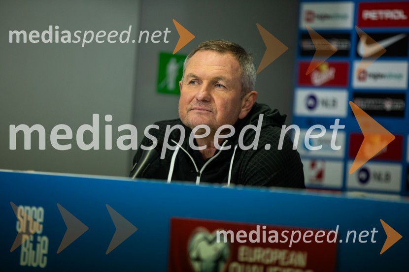  Matjaž Kek, selektor slovenske nogometne reprezentanceKvalifikacije za nogometno EP: Slovenija- Kazahstan