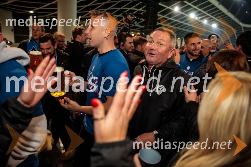  Matjaž Kek, selektor slovenske nogometne reprezentanceKvalifikacije za nogometno EP: Slovenija- Kazahstan