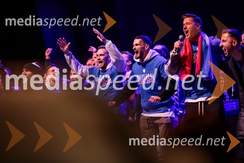  Timi Max Elšnik, nogometaš, Slovenija;  Petar Stojanović, nogometaš, Slovenija;  Benjamin Verbič, nogometaš, SlovenijaKvalifikacije za nogometno EP: Slovenija- Kazahstan