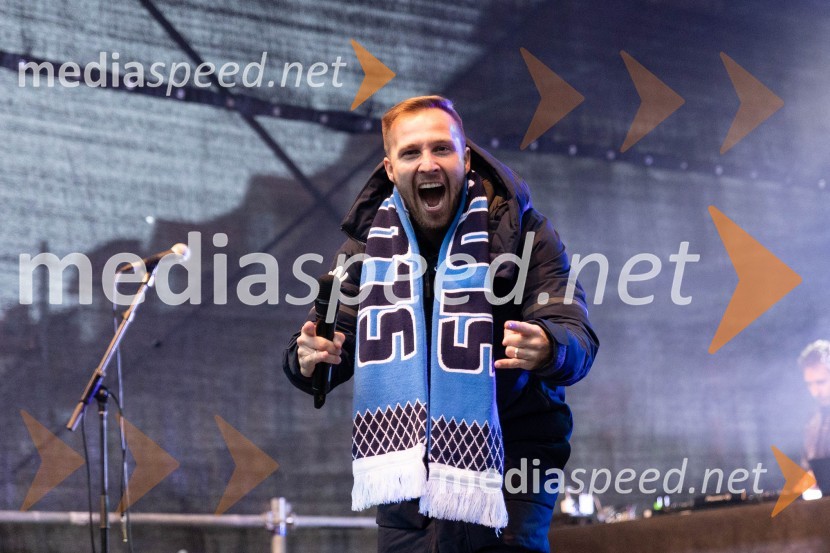  Blaž  Babić, animator publike na POP TV in stand up komikSlovenija je na evropskem prvenstvu