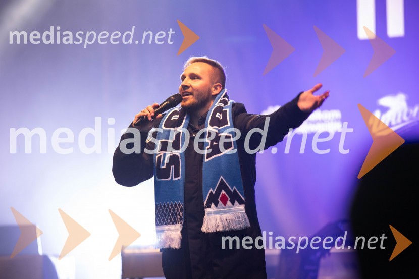  Blaž  Babić, animator publike na POP TV in stand up komikSlovenija je na evropskem prvenstvu