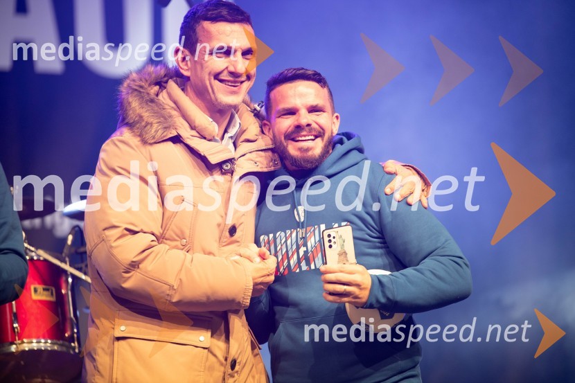  Gorazd Plevnik;  Dejan Kopasić, vodja oddelka za analitiko uspešnosti in pomočnik trenerja pri slovenski FASlovenija je na evropskem prvenstvu