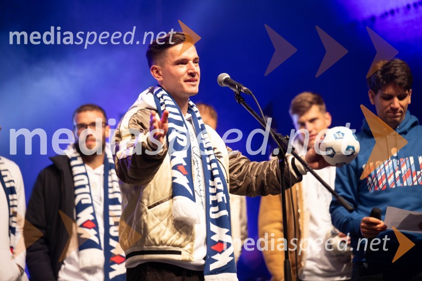  Benjamin Verbič, nogometaš, Dinamo KijevSlovenija je na evropskem prvenstvu