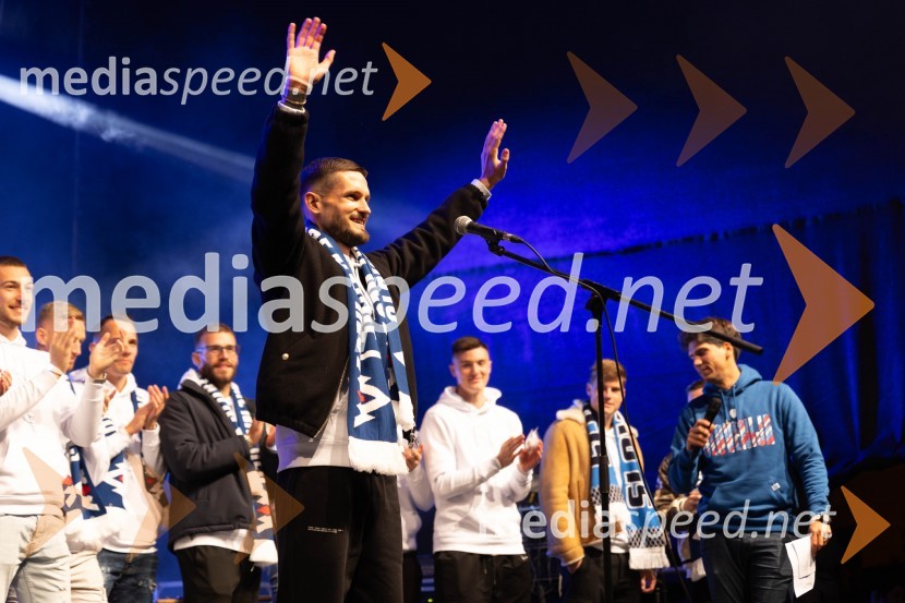  Petar Stojanović, nogometaš, SlovenijaSlovenija je na evropskem prvenstvu