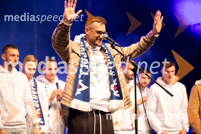  Timi Max Elšnik, nogometaš, SlovenijaSlovenija je na evropskem prvenstvu