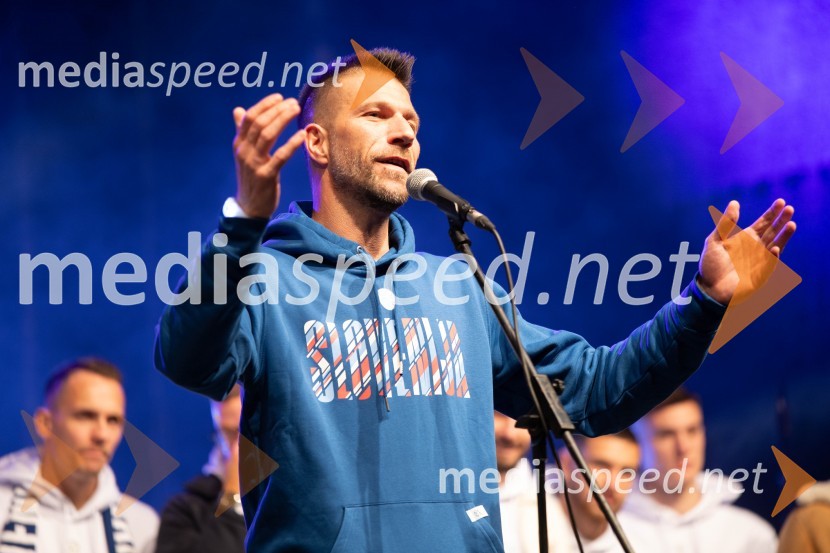  Boštjan Cesar, nogometašSlovenija je na evropskem prvenstvu