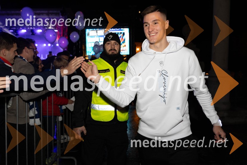  Benjamin Šeško, nogometaš, SlovenijaSlovenija je na evropskem prvenstvu