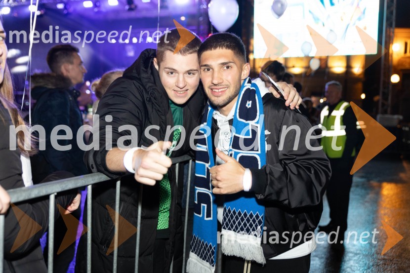  ... ;  Adam Gnezda Čerin, nogometaš, SlovenijaSlovenija je na evropskem prvenstvu