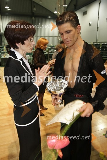 Verena Šulek, podpredsednica odbora sekcije za standardne in latinskoameriške plese Plesne zveze Slovenije in Jurij Batagelj, plesalecDržavno prvenstvo v latinskoameriških plesih in podelitev nagrad Povodni mož 2008