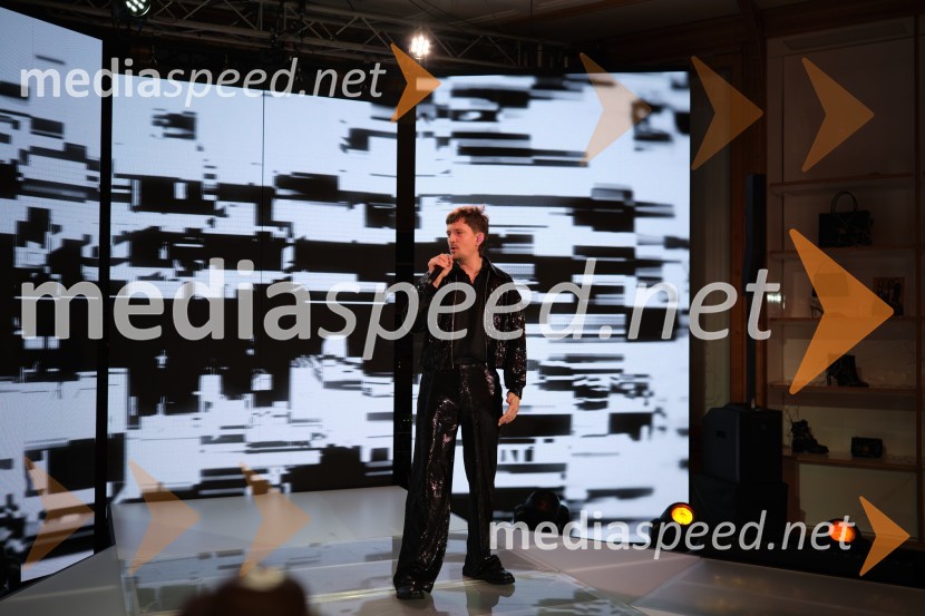  Gregor  Strasbergar, glasbena skupina MRFYMesec italijanske mode v Galeriji Emporium