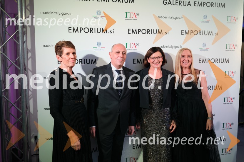  Helena Draškovič, direktorica Magistrat international d.o.o.;  ... ;  Jožica Brcar, komercialna direktorica Magistrat International;  ... Mesec italijanske mode v Galeriji Emporium