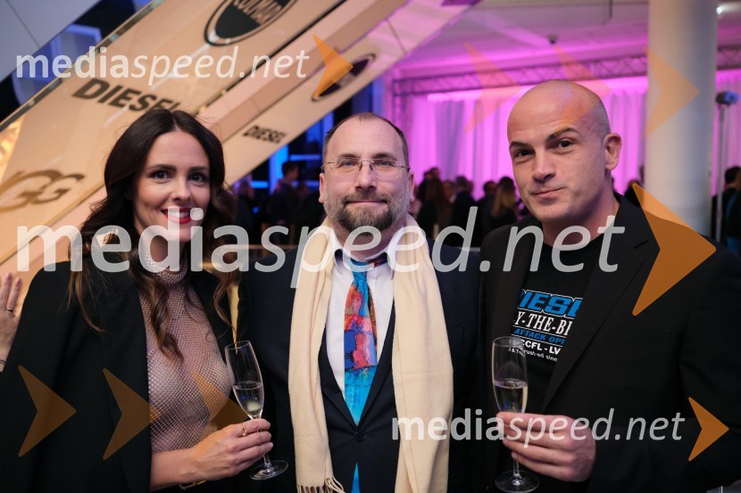  Doris Šantek, vodja galerije Emporium;  ... ;  ... Mesec italijanske mode v Galeriji Emporium