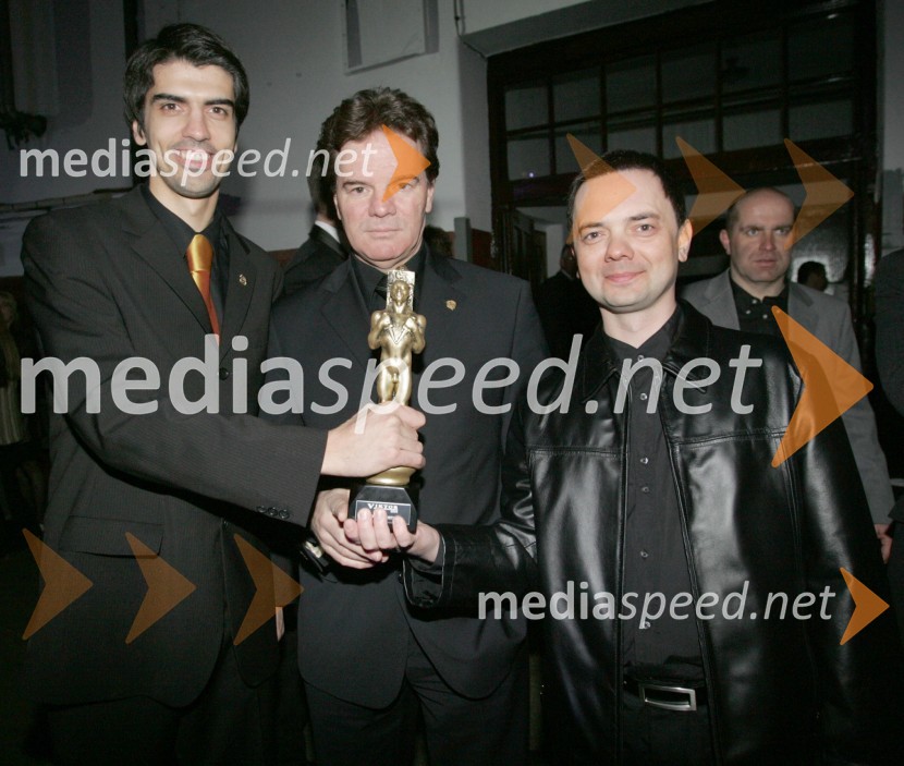 Ekipa Radia City Maribor, dobitniki Viktorja za naj radijsko postajo: Bor Greiner, odgovorni urednik, Mišo Hoelbl, direktor in lastnik in Sandi Križanič, glasbeni urednik 
Viktorji za leto 2004