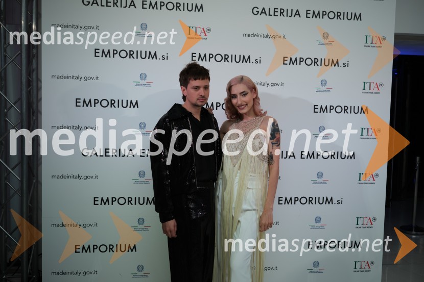  Gregor  Strasbergar, glasbena skupina MRFY;  Sara Briški Cirman - Raiven, pevka, harfistkaMesec italijanske mode v Galeriji Emporium