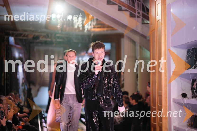  Gregor  Strasbergar, glasbena skupina MRFYMesec italijanske mode v Galeriji Emporium