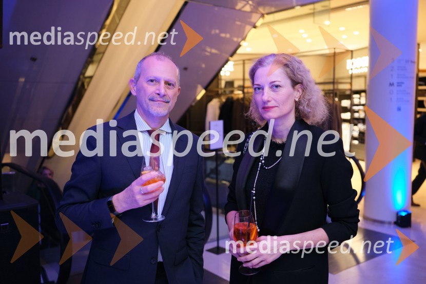  ... ;  Hermina Kovačič, strokovnjakinja za komuniciranjeMesec italijanske mode v Galeriji Emporium