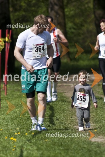 Tomaž Vnuk, hokejist s hčerko ZaloFormaraton, dobrodelni tek