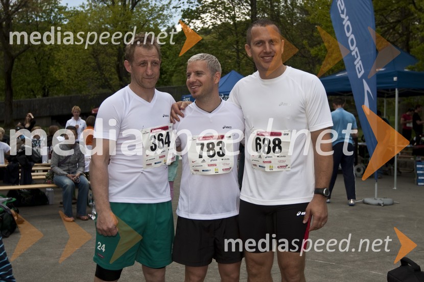 Tomaž Vnuk, hokejist, Rene Mlekuž in Jure Košir, nekdanja alpska smučarjaFormaraton, dobrodelni tek