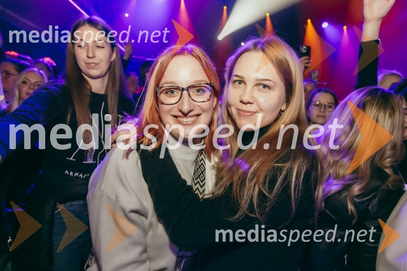 Koncert Žana Serčiča v Cvetličarni