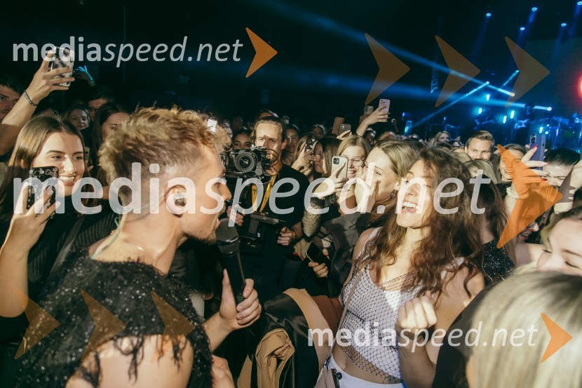  ... ;  Žan Serčič, glasbenikKoncert Žana Serčiča v Cvetličarni