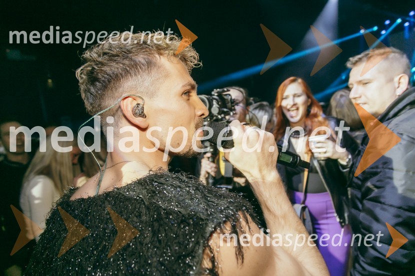  Žan Serčič, glasbenikKoncert Žana Serčiča v Cvetličarni