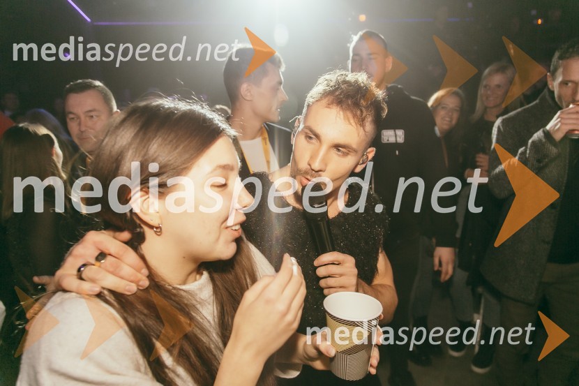  ... ;  Žan Serčič, glasbenikKoncert Žana Serčiča v Cvetličarni