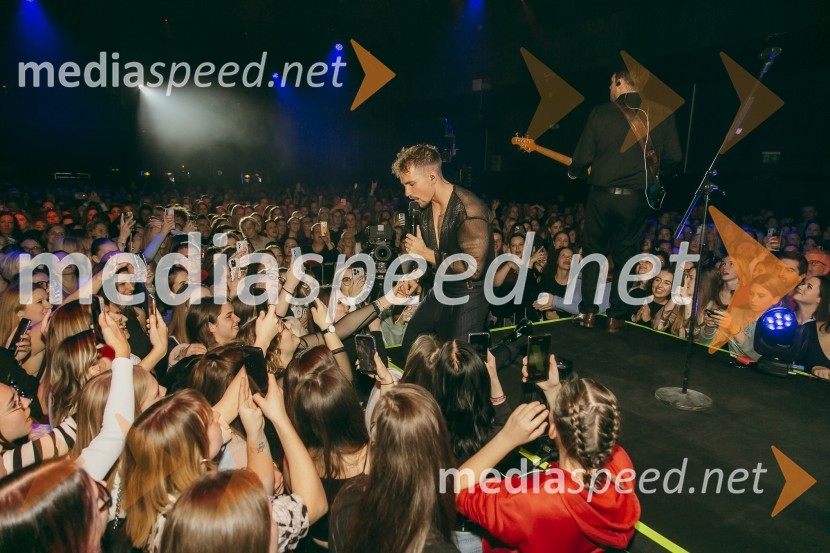  Žan Serčič, glasbenikKoncert Žana Serčiča v Cvetličarni